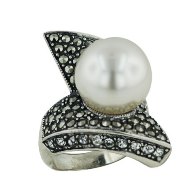 Marcasite Ring 13M Round Pearl in Center of Marcasite Byp