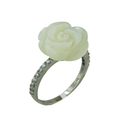 Sterling Silver Ring with Mother of Pearl Flower