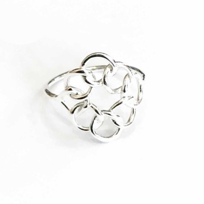 Sterling Silver RING PLAIN 8 CIRCLES LINKED INTO DIAMOND SHAPE