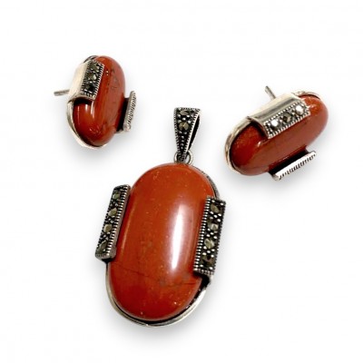 Marcasite Set Oval Red Jasper with Four Marcasite on both Side