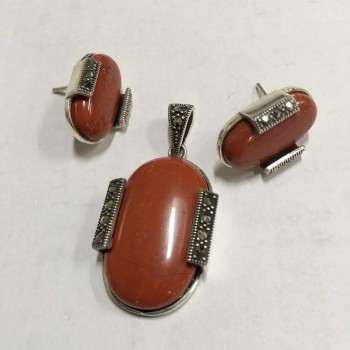 Marcasite Set Oval Red Jasper with Four Marcasite on both Side