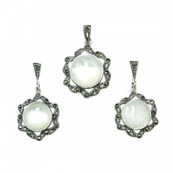 Marcasite Set Round Mother of Pearl with Marcasite Around Form Flower